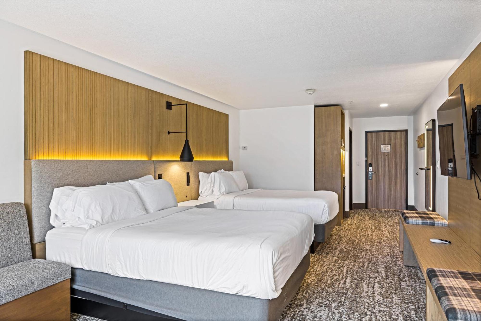 The Evergreen Hotel แม็คคอลล์ ภายนอก รูปภาพ